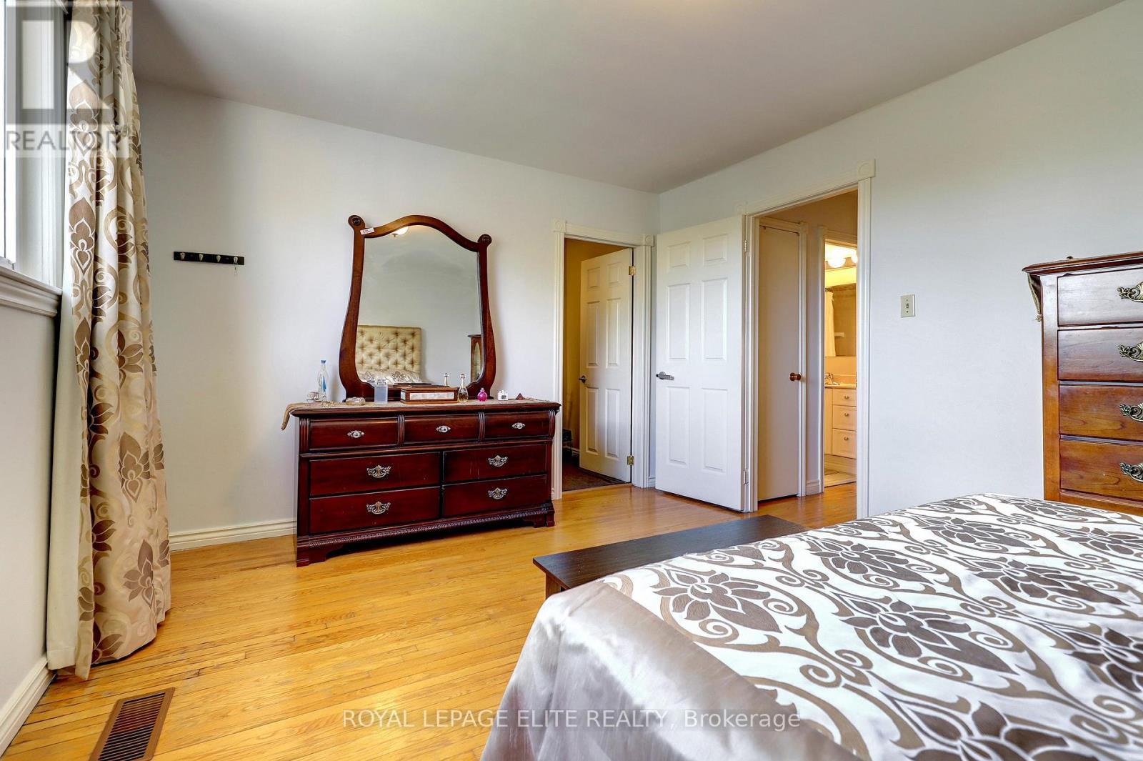 7113 Tamar Road, Mississauga, ON - Indoor Photo Showing Bedroom