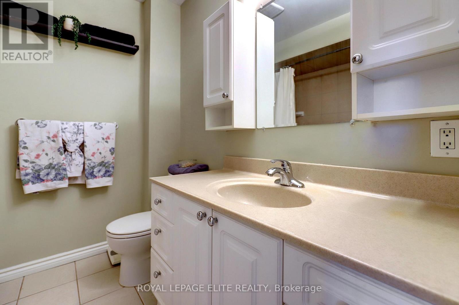 7113 Tamar Road, Mississauga, ON - Indoor Photo Showing Bathroom