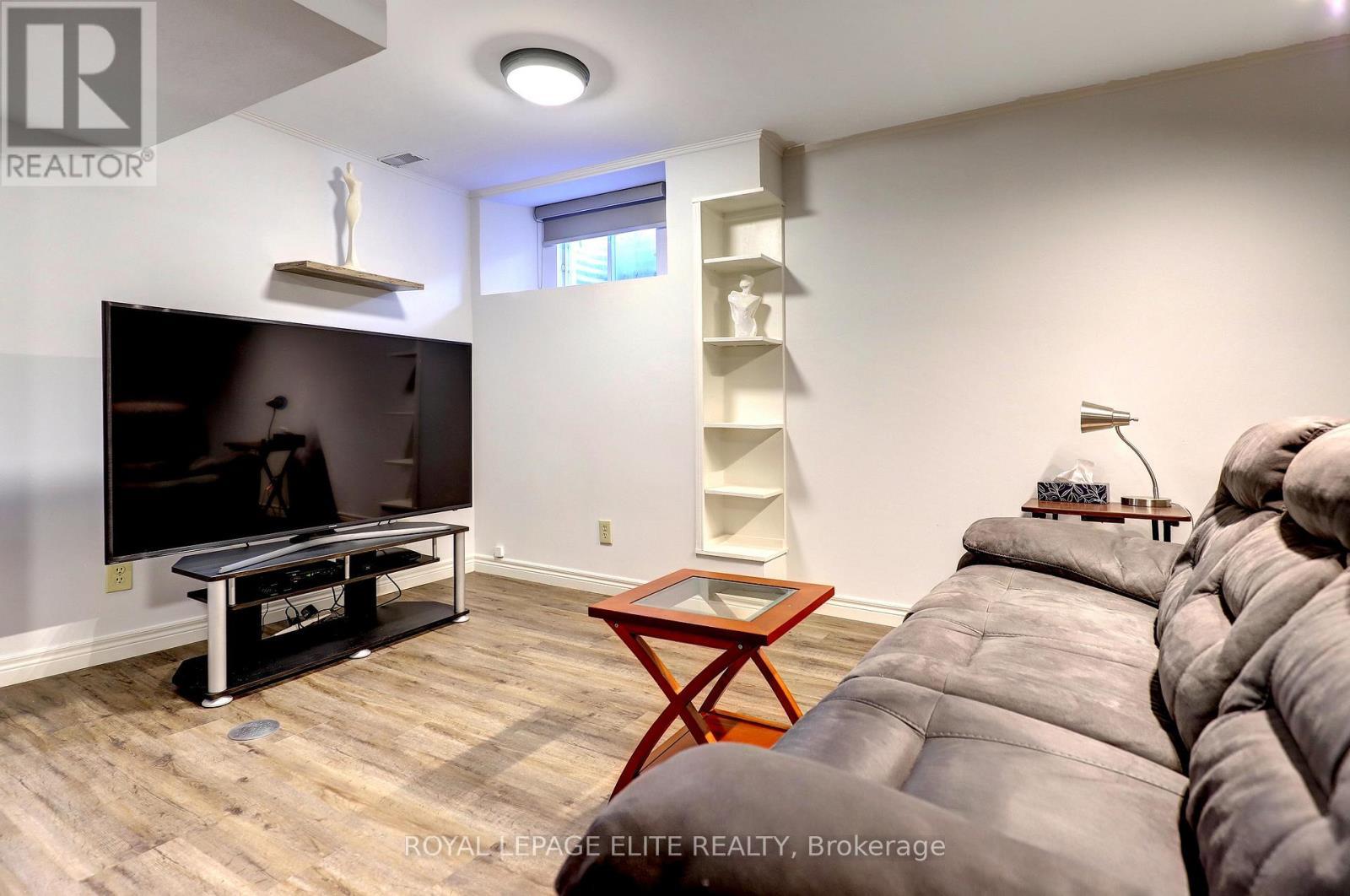 7113 Tamar Road, Mississauga, ON - Indoor