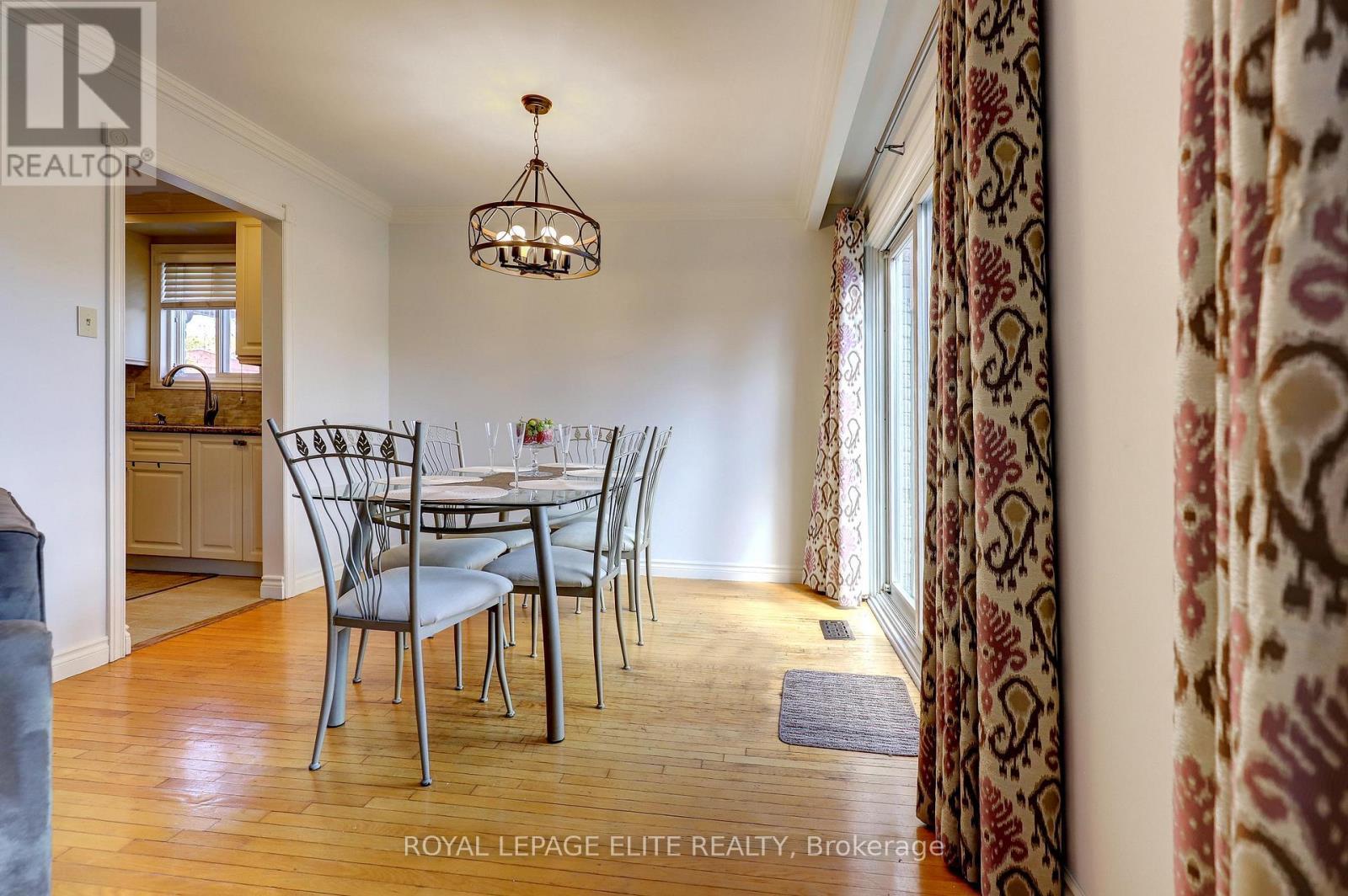 7113 Tamar Road, Mississauga, ON - Indoor Photo Showing Dining Room