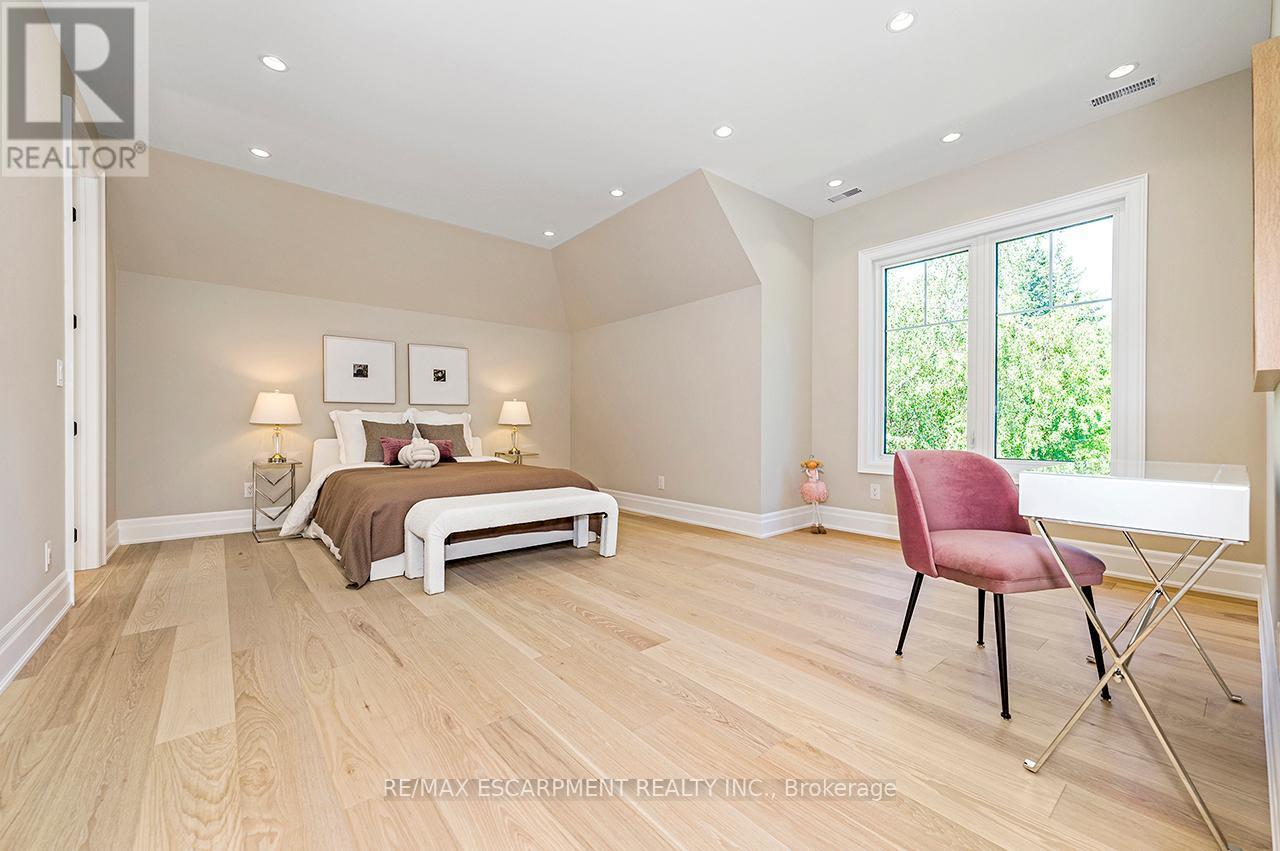 1618 Dogwood Trail, Mississauga, ON - Indoor Photo Showing Bedroom