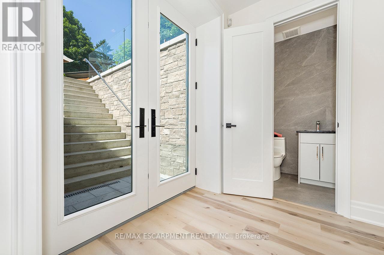 1618 Dogwood Trail, Mississauga, ON - Indoor Photo Showing Other Room