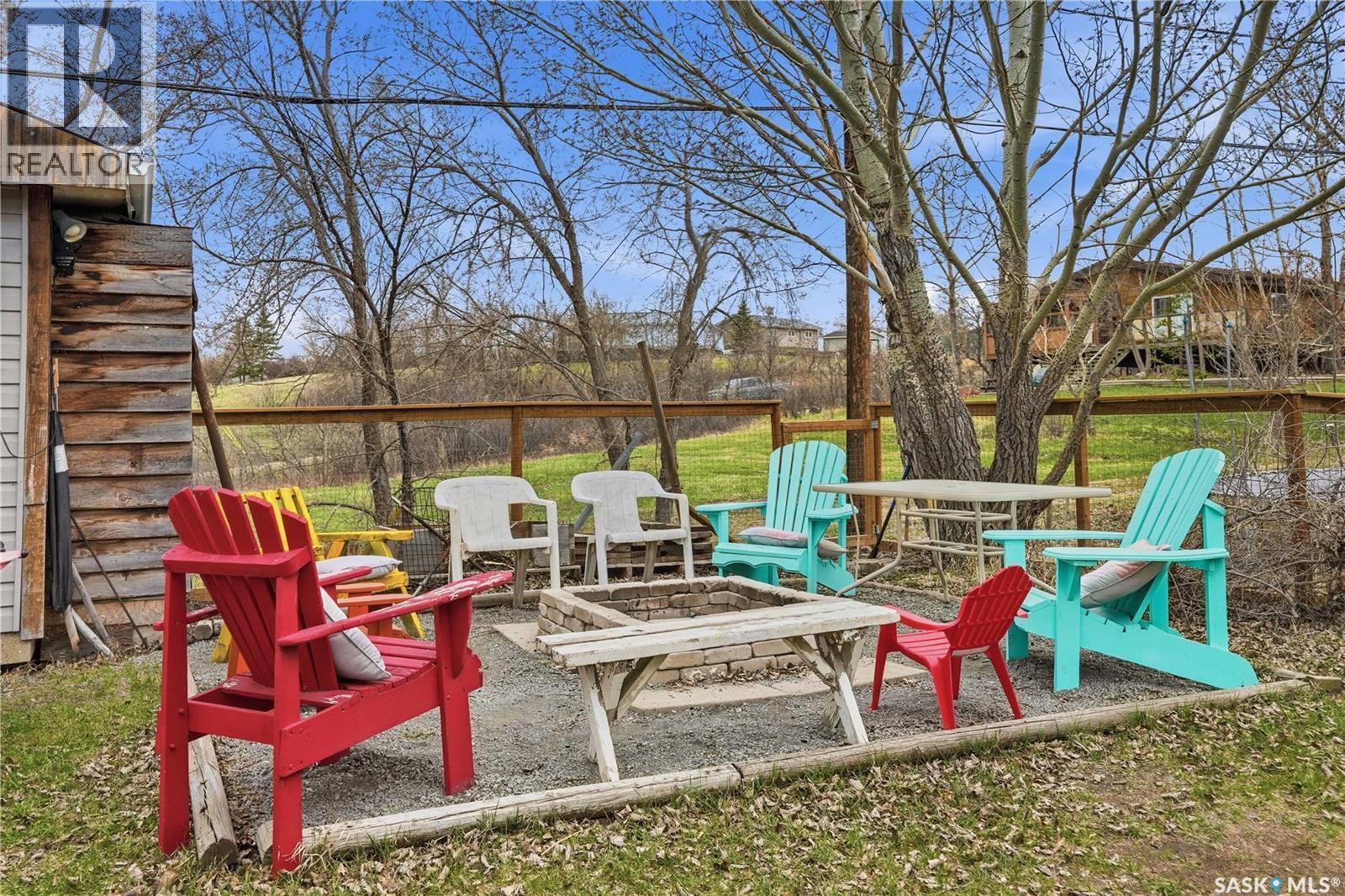 608 Aurora Street, Saskatchewan Beach, SK - Outdoor With Deck Patio Veranda
