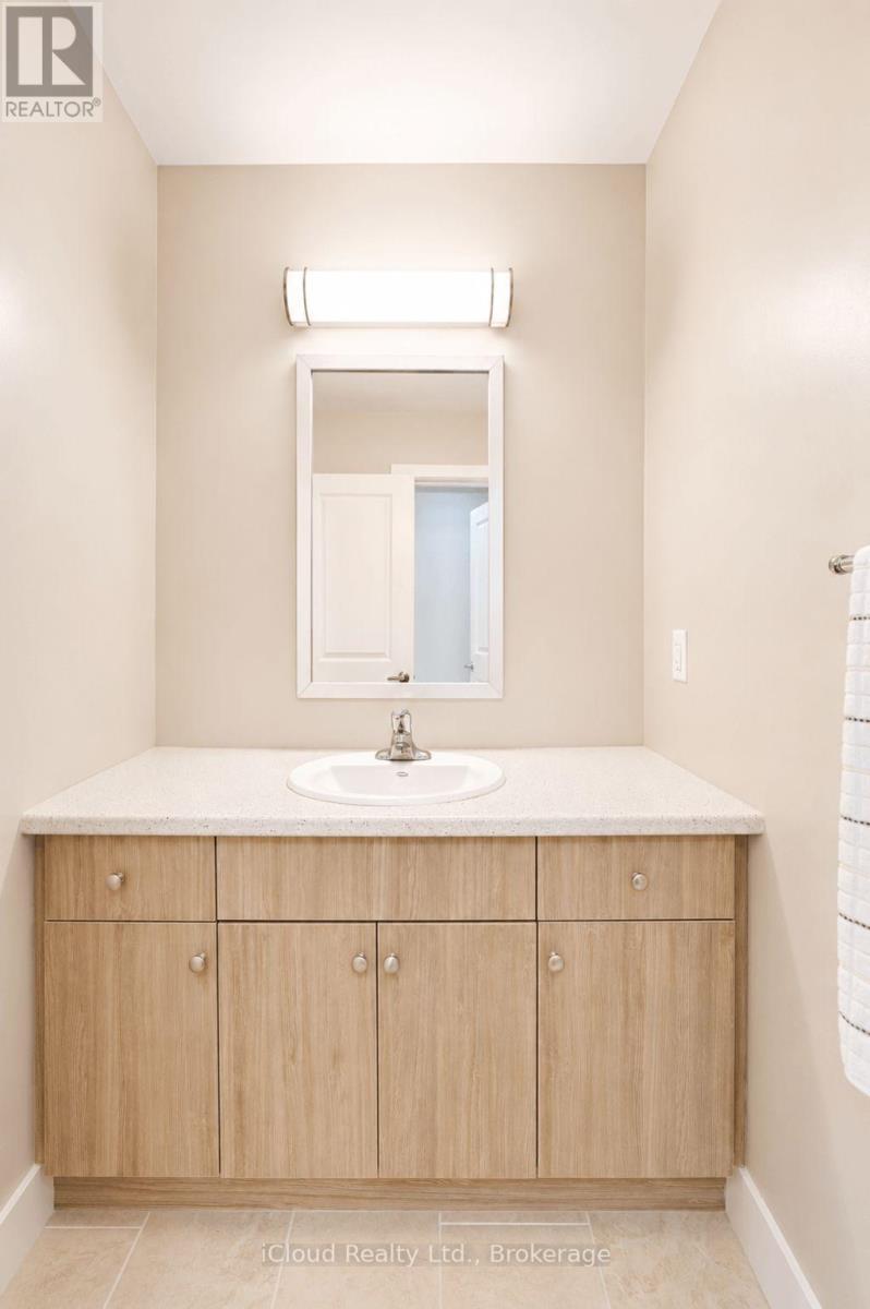 40 - 745 Chelton Road, London South, ON - Indoor Photo Showing Bathroom