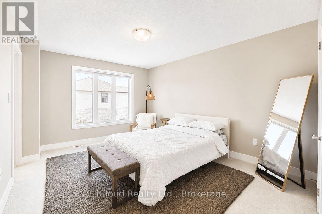 40 - 745 Chelton Road, London South, ON - Indoor Photo Showing Bedroom