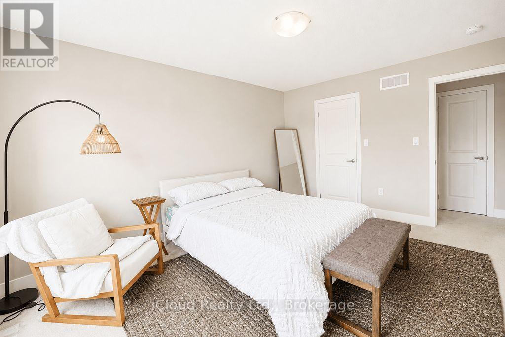 40 - 745 Chelton Road, London South, ON - Indoor Photo Showing Bedroom