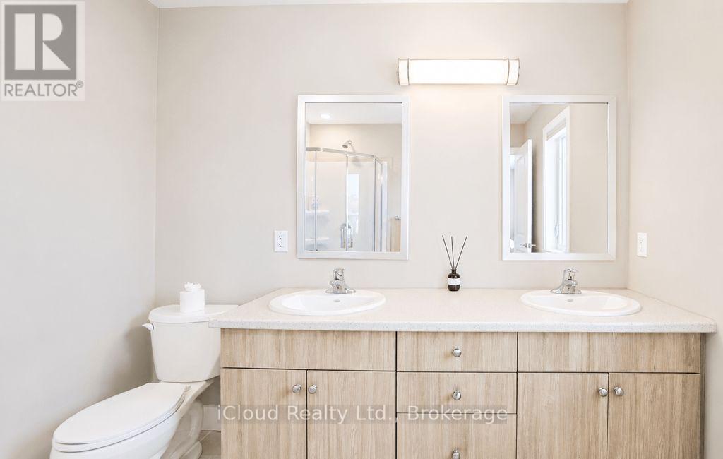 40 - 745 Chelton Road, London South, ON - Indoor Photo Showing Bathroom