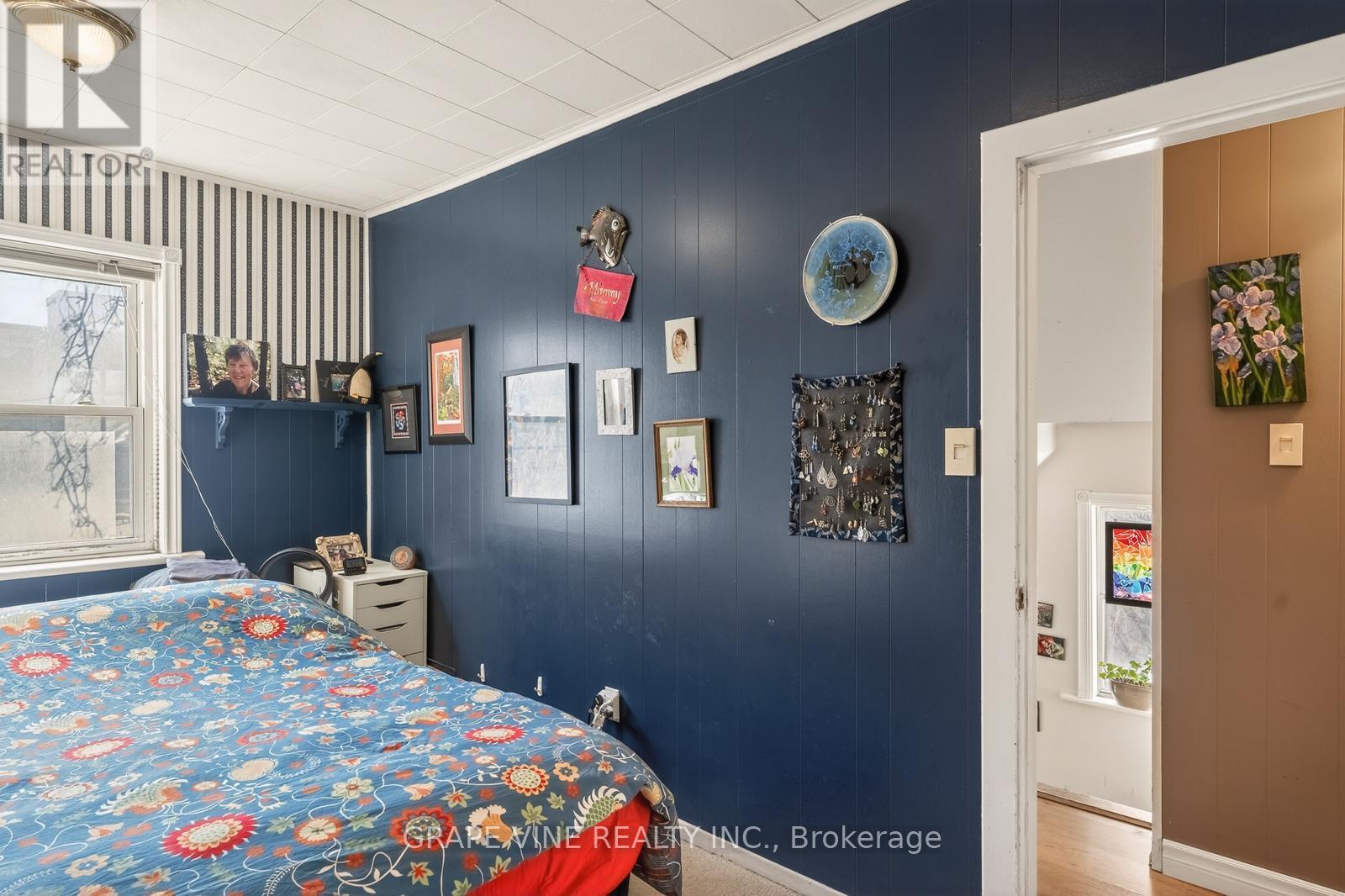 388 Berkley Avenue, Ottawa, ON - Indoor Photo Showing Bedroom