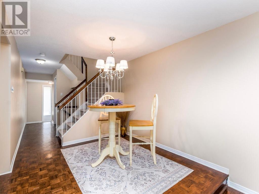 Dining room - 80 - 22C Maple Ridge Crescent, Ottawa, ON - Indoor Photo Showing Other Room