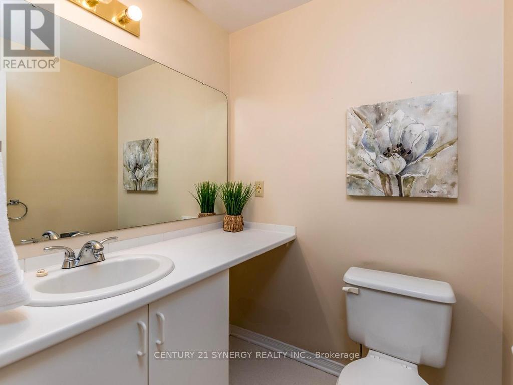 Spacious Main Floor Powder room. - 80 - 22C Maple Ridge Crescent, Ottawa, ON - Indoor Photo Showing Bathroom