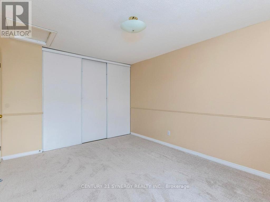 Bedroom #2 New carpets - 80 - 22C Maple Ridge Crescent, Ottawa, ON - Indoor Photo Showing Other Room