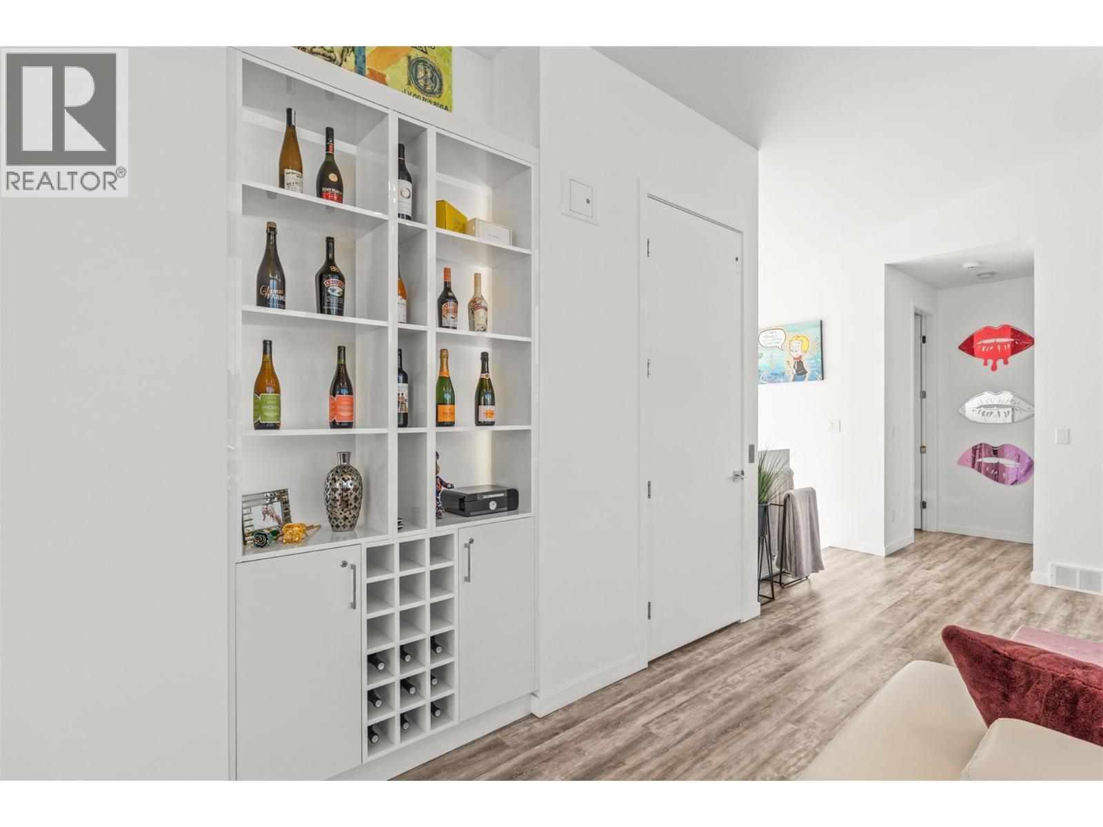 7938 Graystone Drive, Coldstream, BC - Indoor