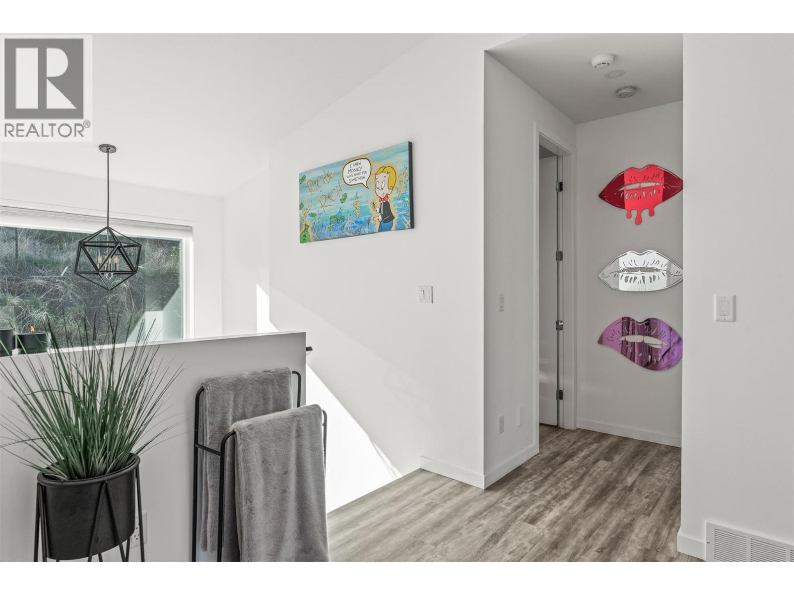 7938 Graystone Drive, Coldstream, BC - Indoor Photo Showing Other Room