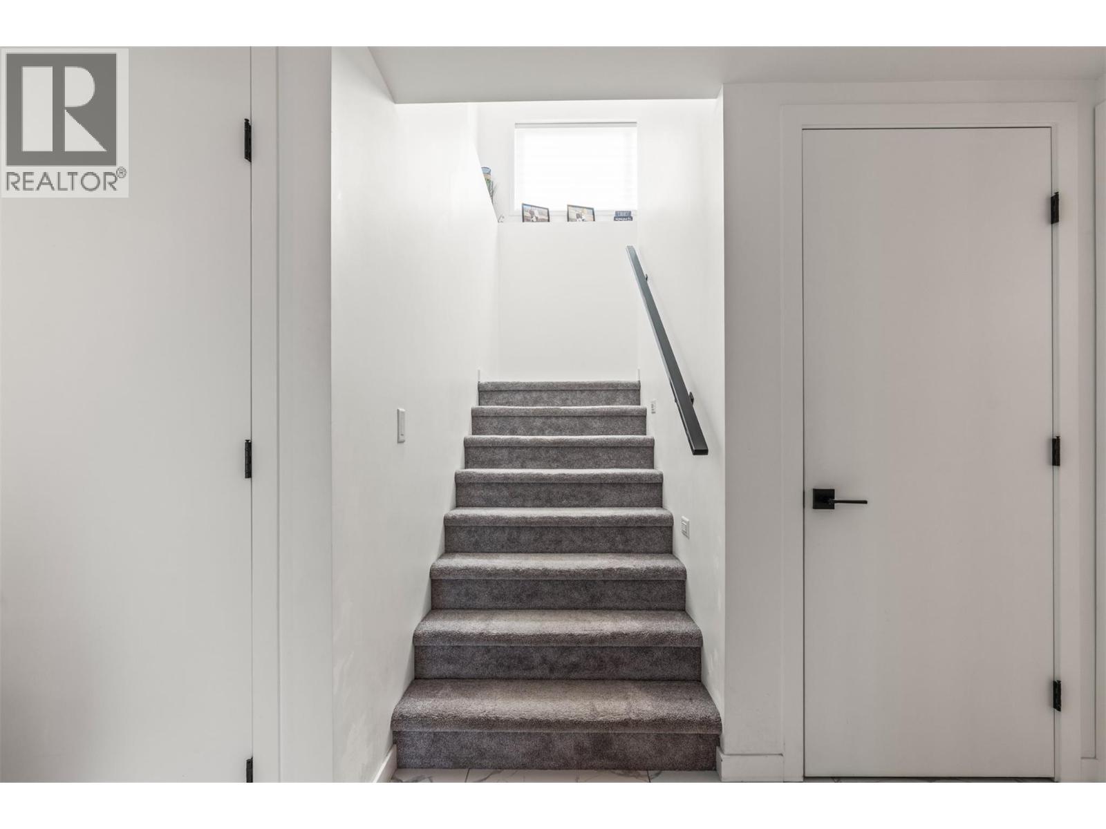7938 Graystone Drive, Coldstream, BC - Indoor Photo Showing Other Room