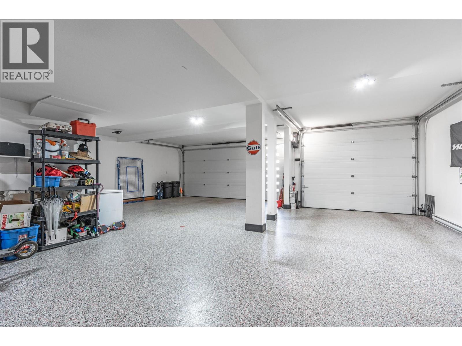 7938 Graystone Drive, Coldstream, BC - Indoor Photo Showing Garage
