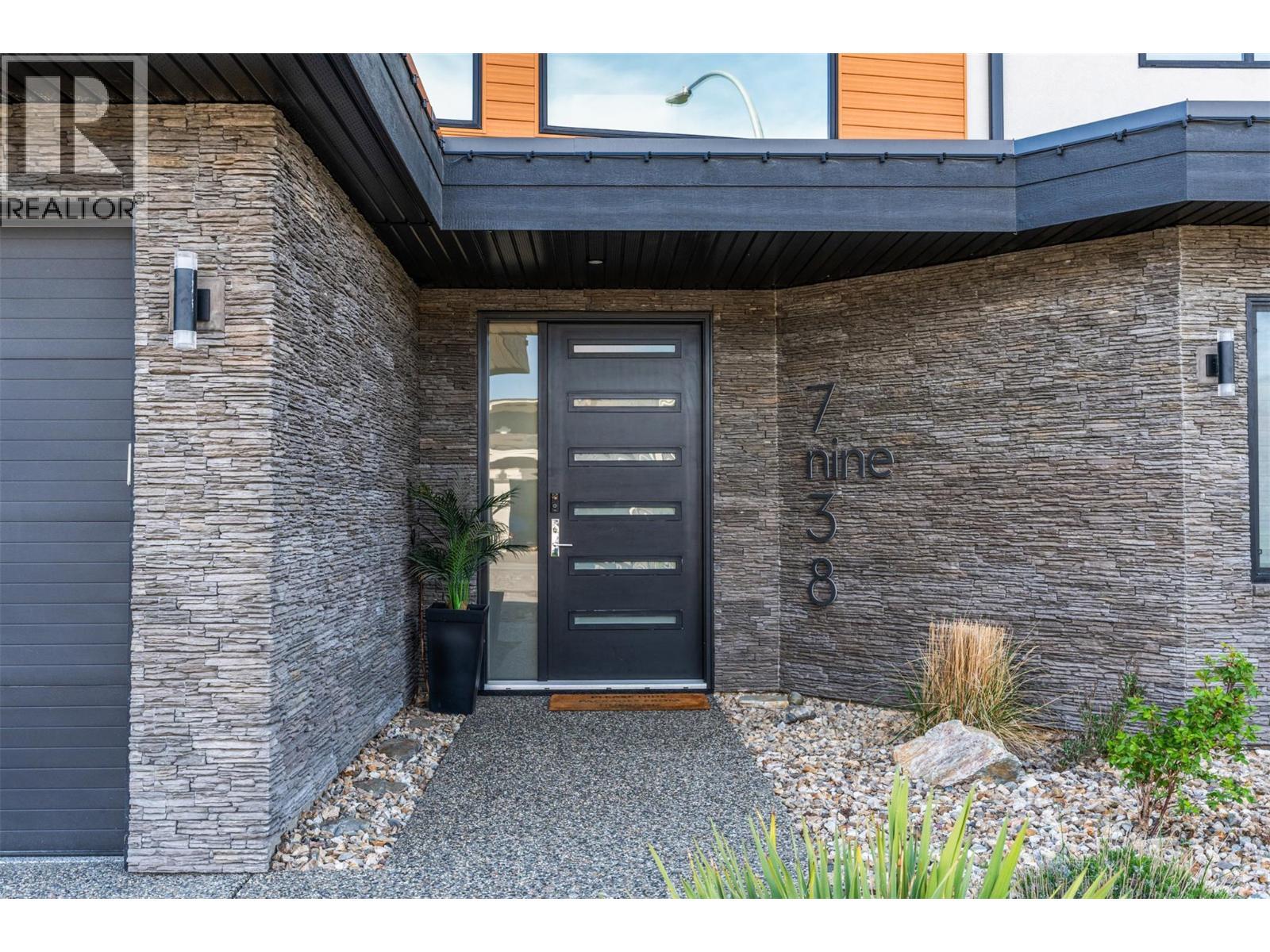 7938 Graystone Drive, Coldstream, BC - Outdoor