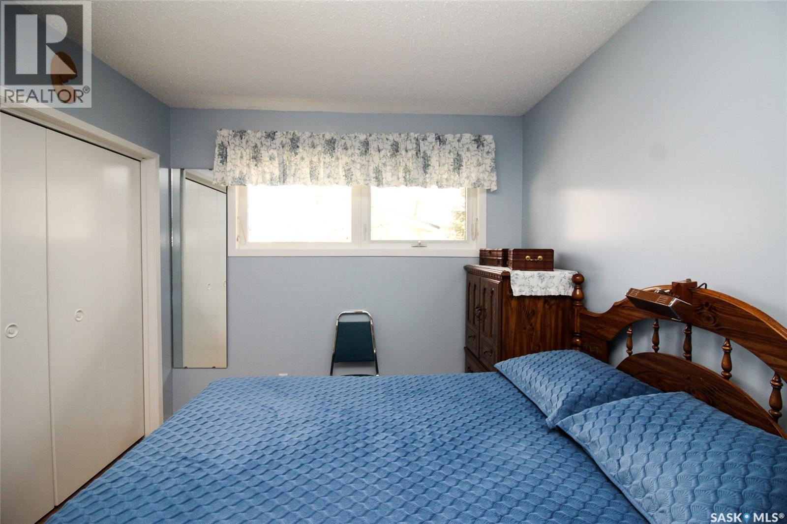 435 3Rd Avenue E, Shaunavon, SK - Indoor Photo Showing Bedroom