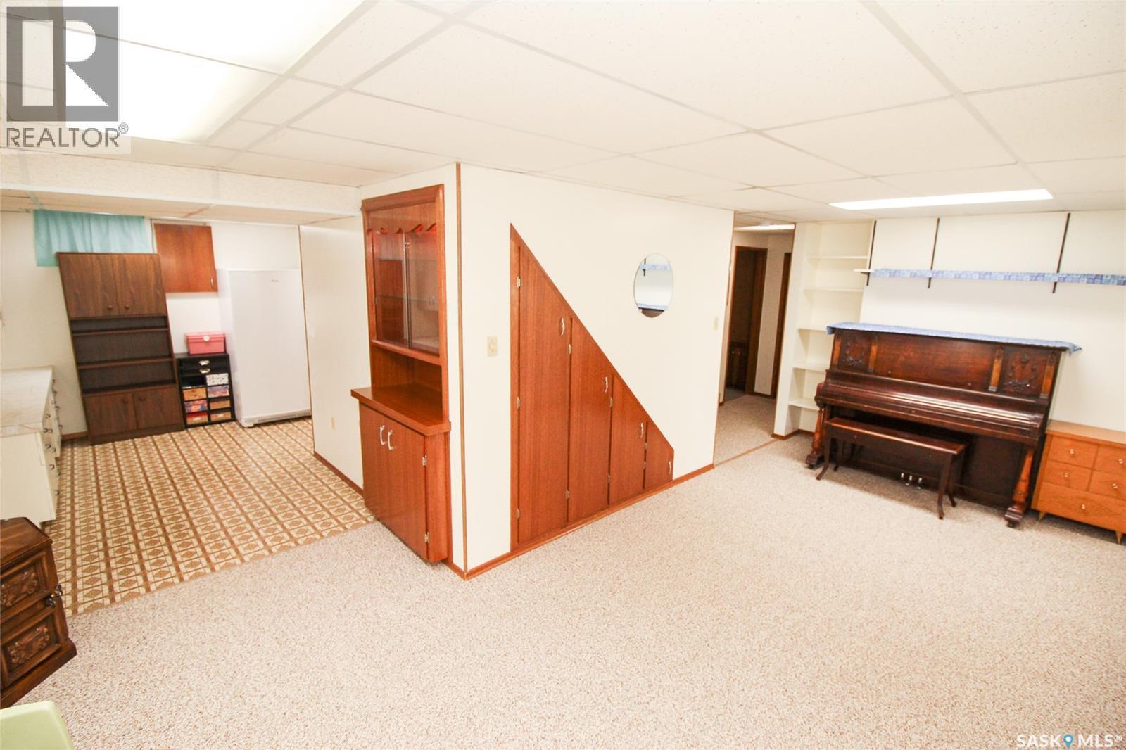 435 3Rd Avenue E, Shaunavon, SK - Indoor Photo Showing Other Room