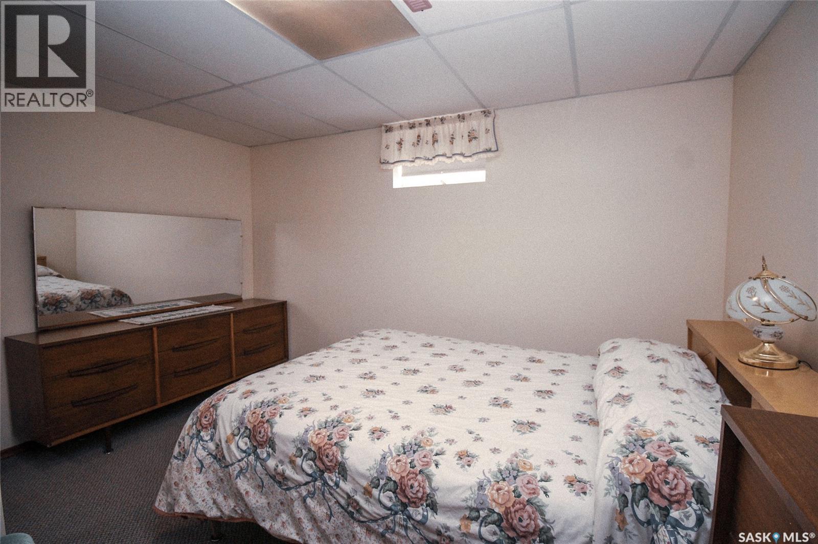 435 3Rd Avenue E, Shaunavon, SK - Indoor Photo Showing Bedroom