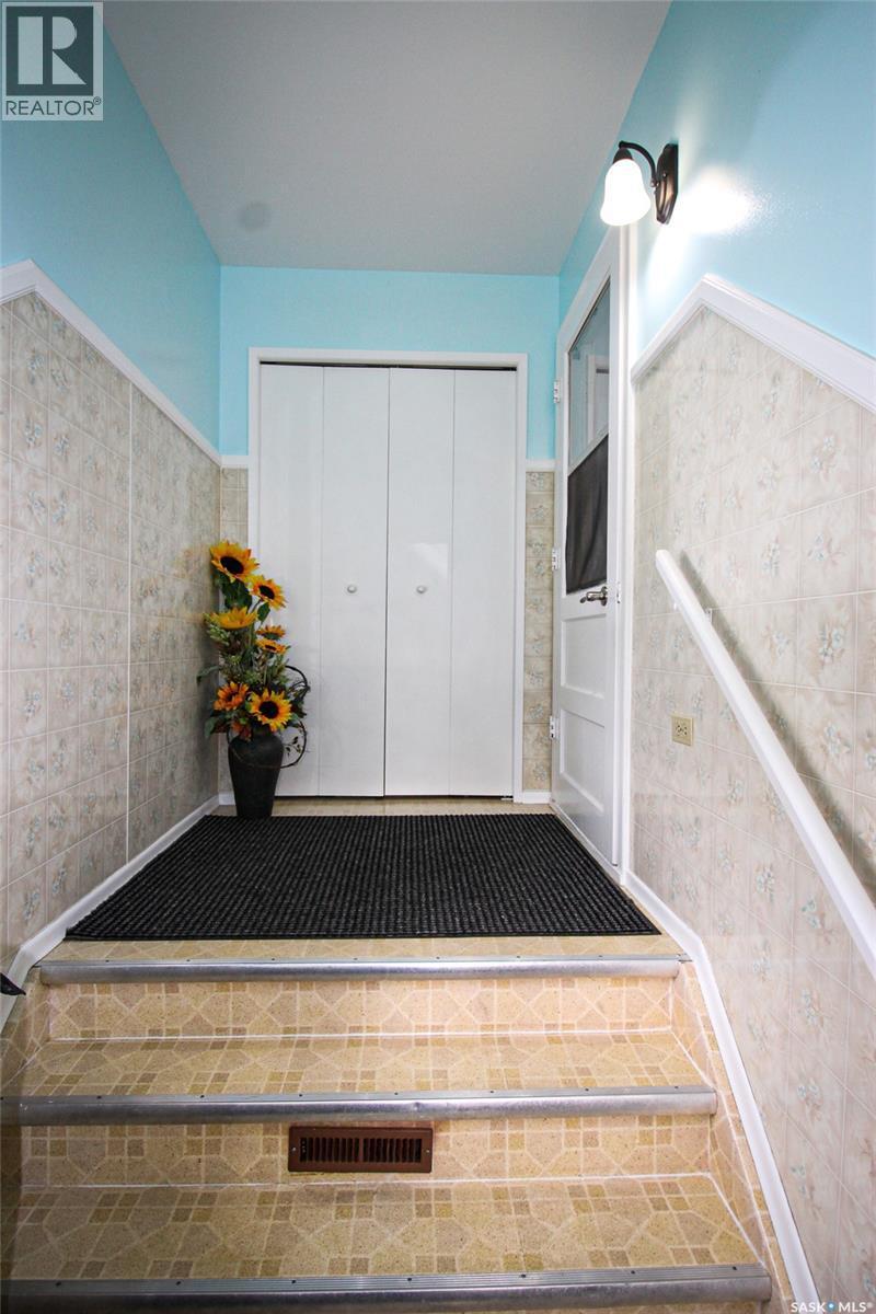 435 3Rd Avenue E, Shaunavon, SK - Indoor Photo Showing Other Room