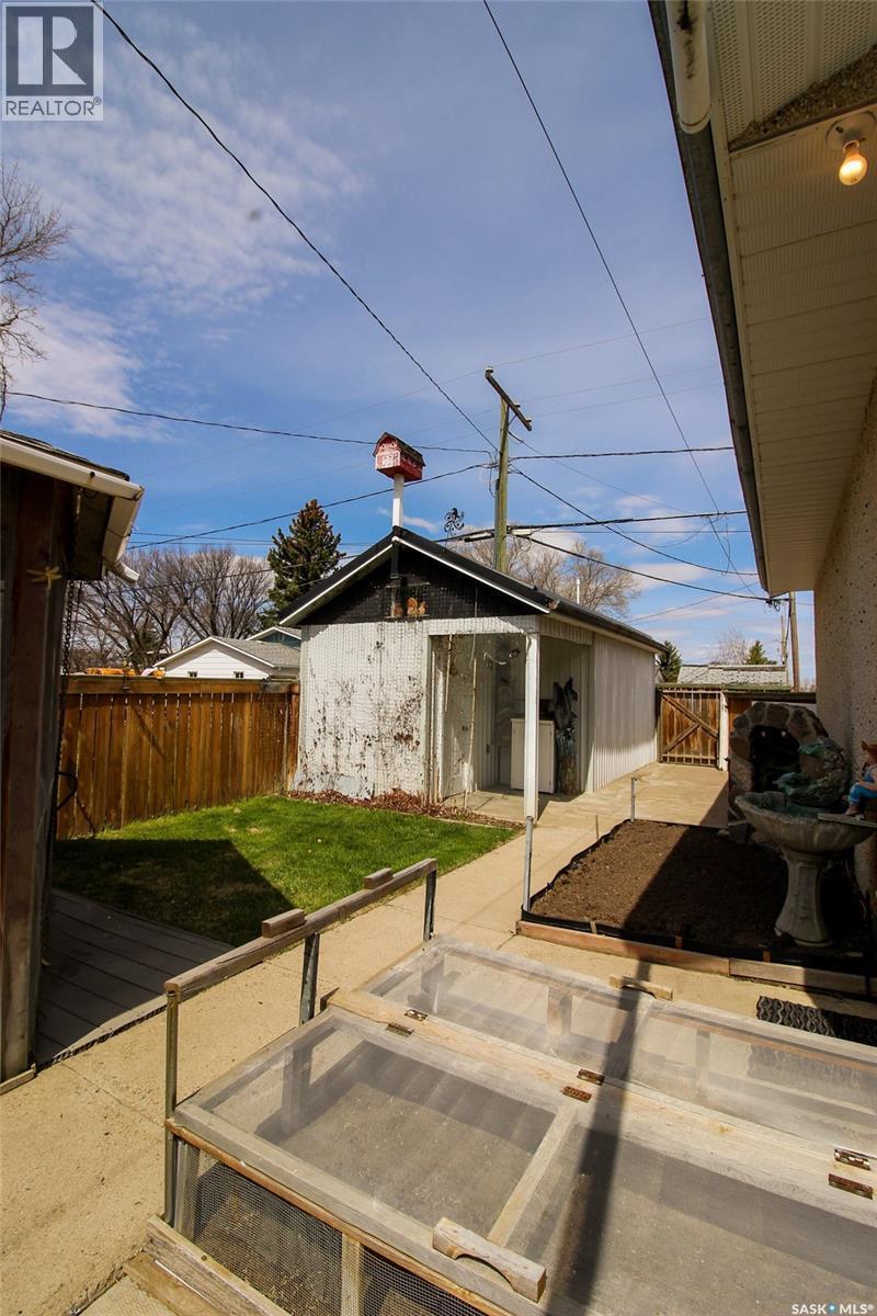 435 3Rd Avenue E, Shaunavon, SK - Outdoor