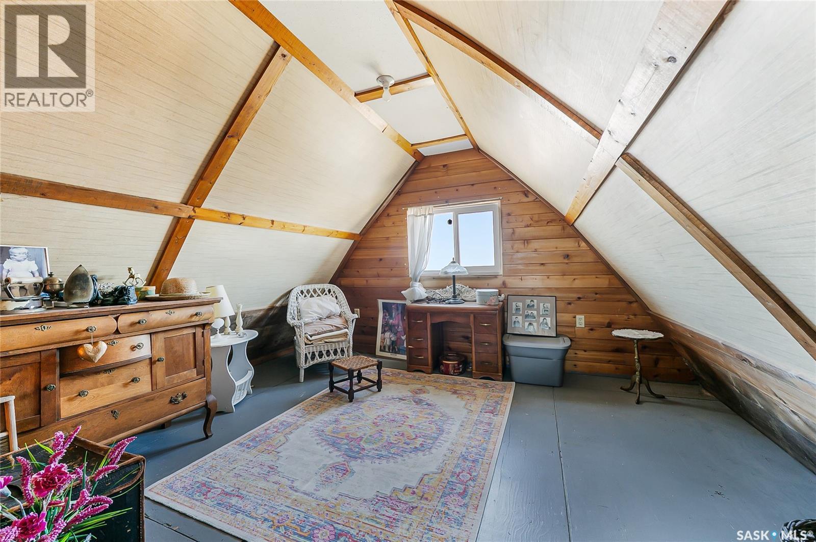 100 Tower Road, Buena Vista, SK - Indoor Photo Showing Other Room