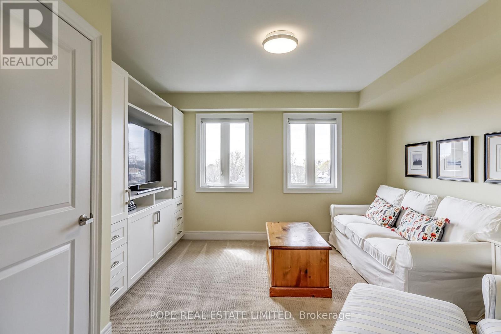 21 Ruby Lang Lane, Toronto, ON - Indoor Photo Showing Living Room