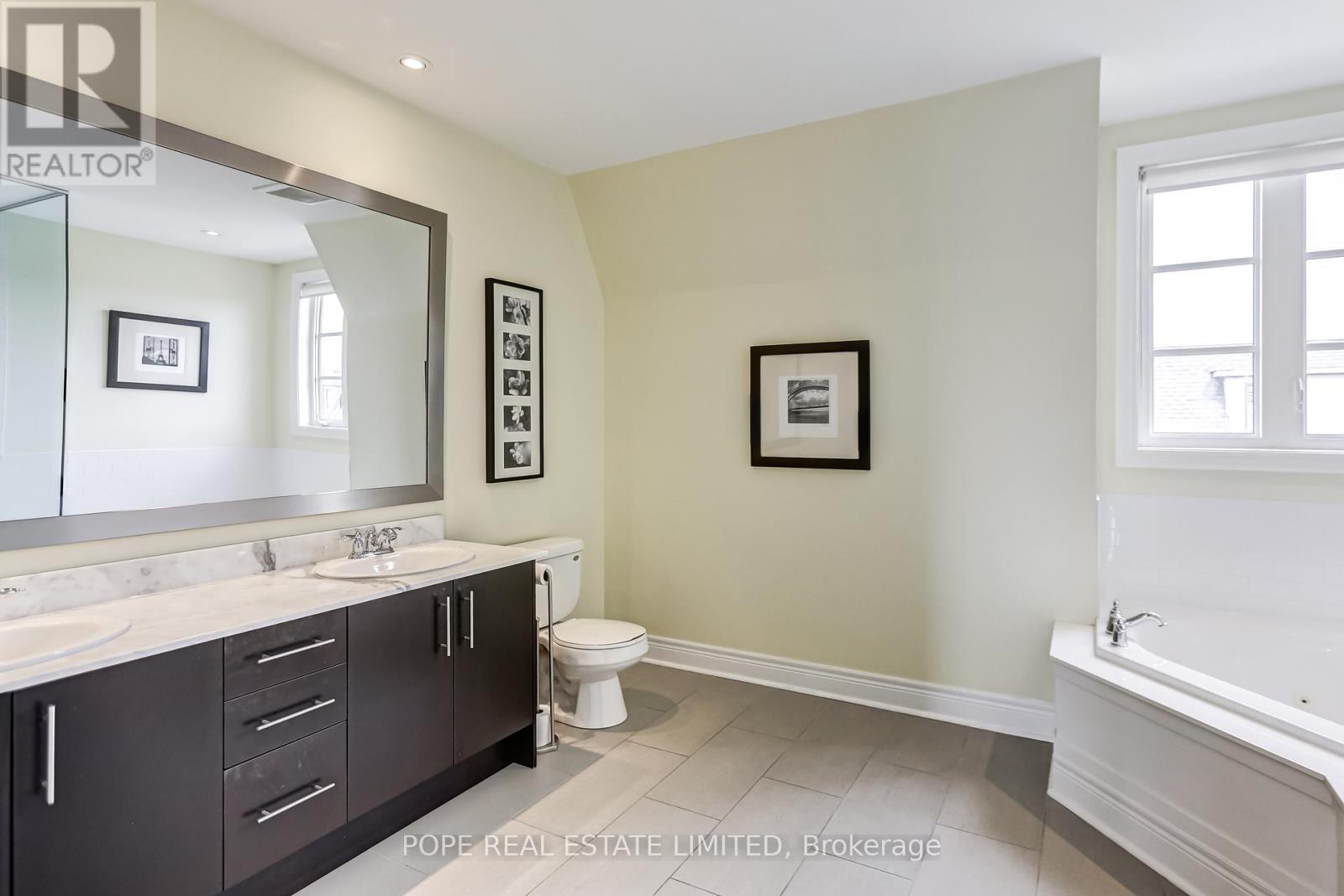 21 Ruby Lang Lane, Toronto, ON - Indoor Photo Showing Bathroom