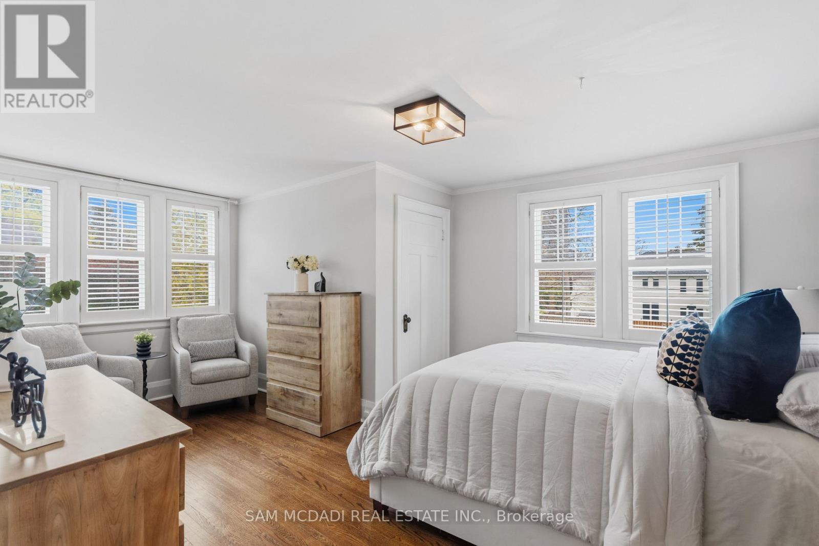 1296 Clarkson Road N, Mississauga, ON - Indoor Photo Showing Bedroom