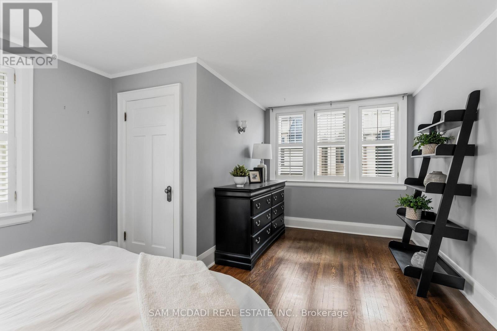 1296 Clarkson Road N, Mississauga, ON - Indoor Photo Showing Bedroom