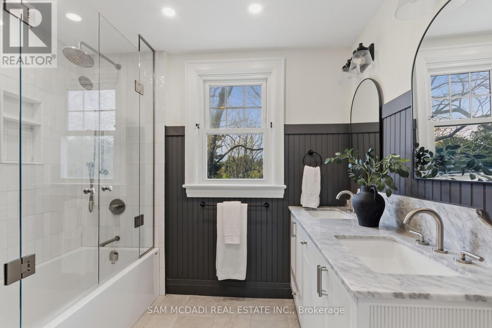 1296 Clarkson Road N, Mississauga, ON - Indoor Photo Showing Bathroom