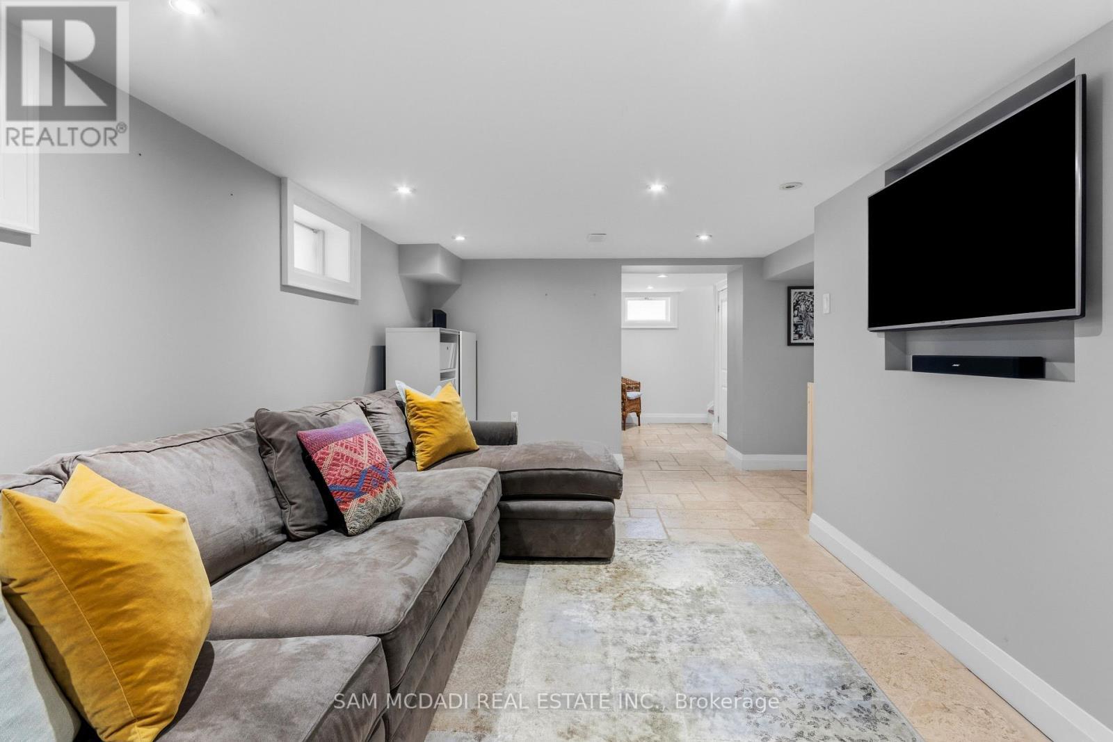 1296 Clarkson Road N, Mississauga, ON - Indoor