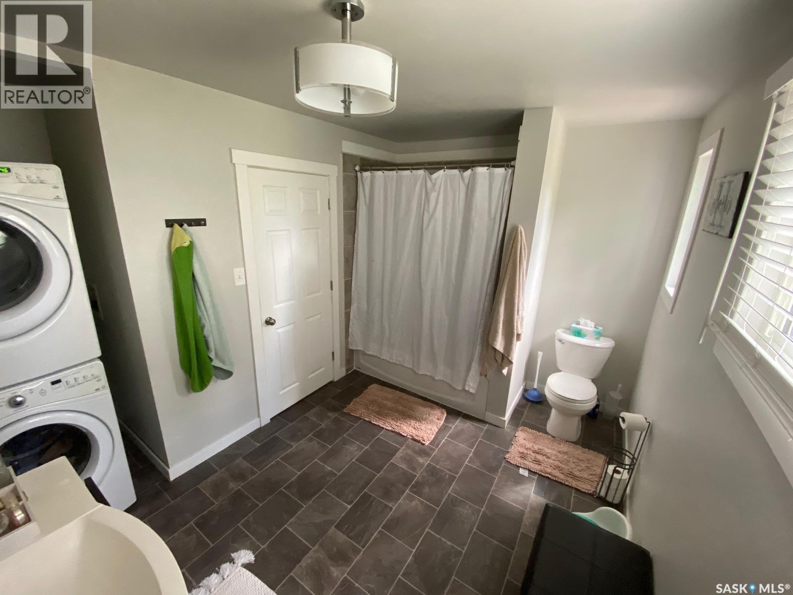 610 Aurora Street, Saskatchewan Beach, SK - Indoor Photo Showing Laundry Room