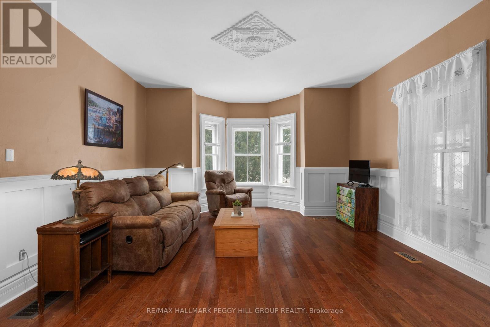 90 Doran Road, Springwater, ON - Indoor