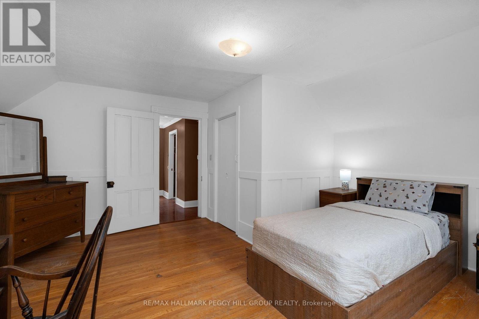 90 Doran Road, Springwater, ON - Indoor Photo Showing Bedroom