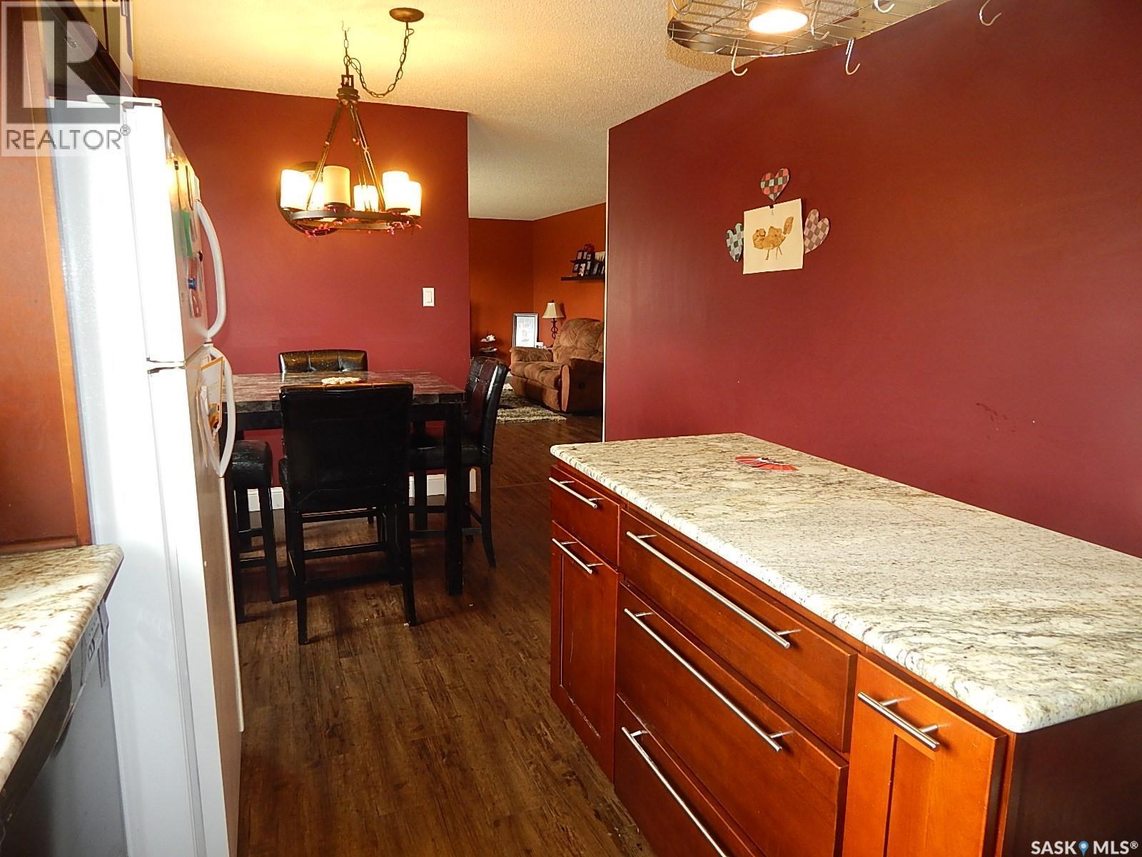 222 Westview Drive, Coronach, SK - Indoor Photo Showing Dining Room