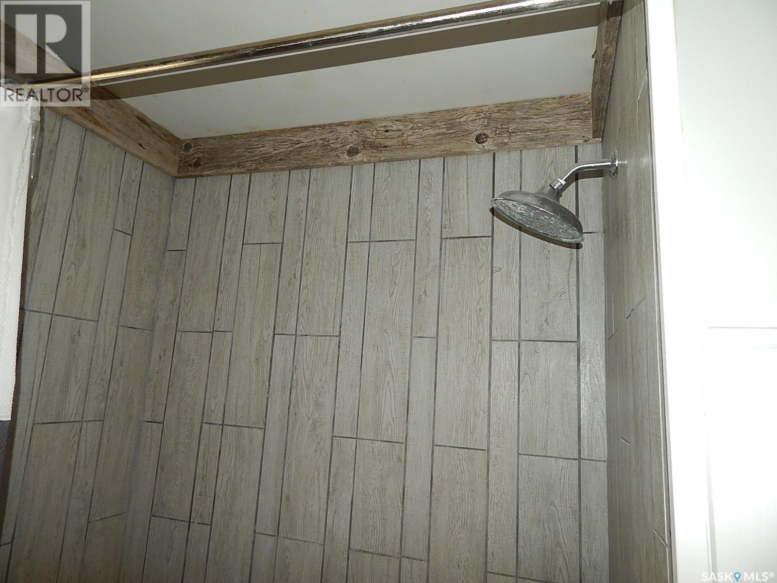 222 Westview Drive, Coronach, SK - Indoor Photo Showing Bathroom