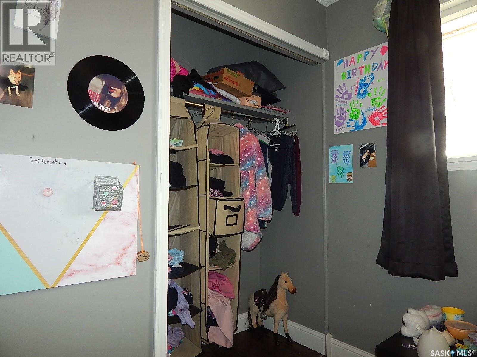 222 Westview Drive, Coronach, SK - Indoor