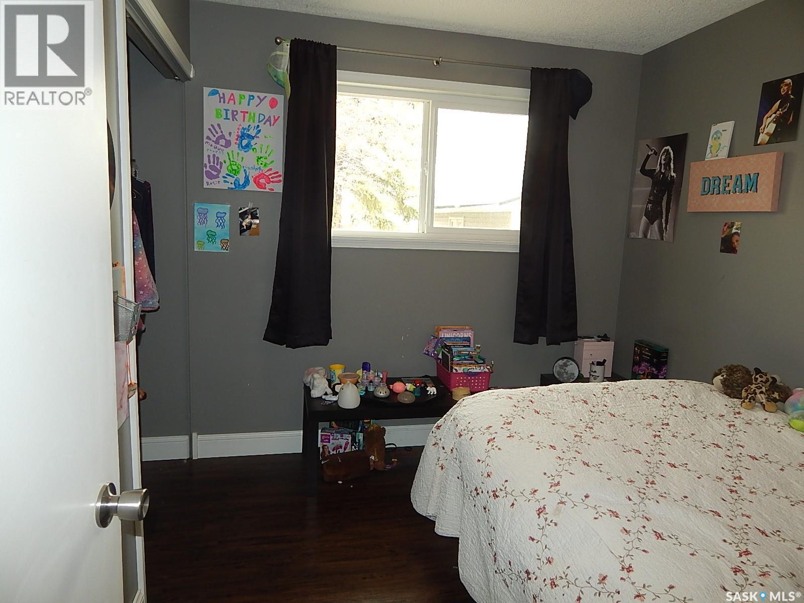 222 Westview Drive, Coronach, SK - Indoor Photo Showing Bedroom