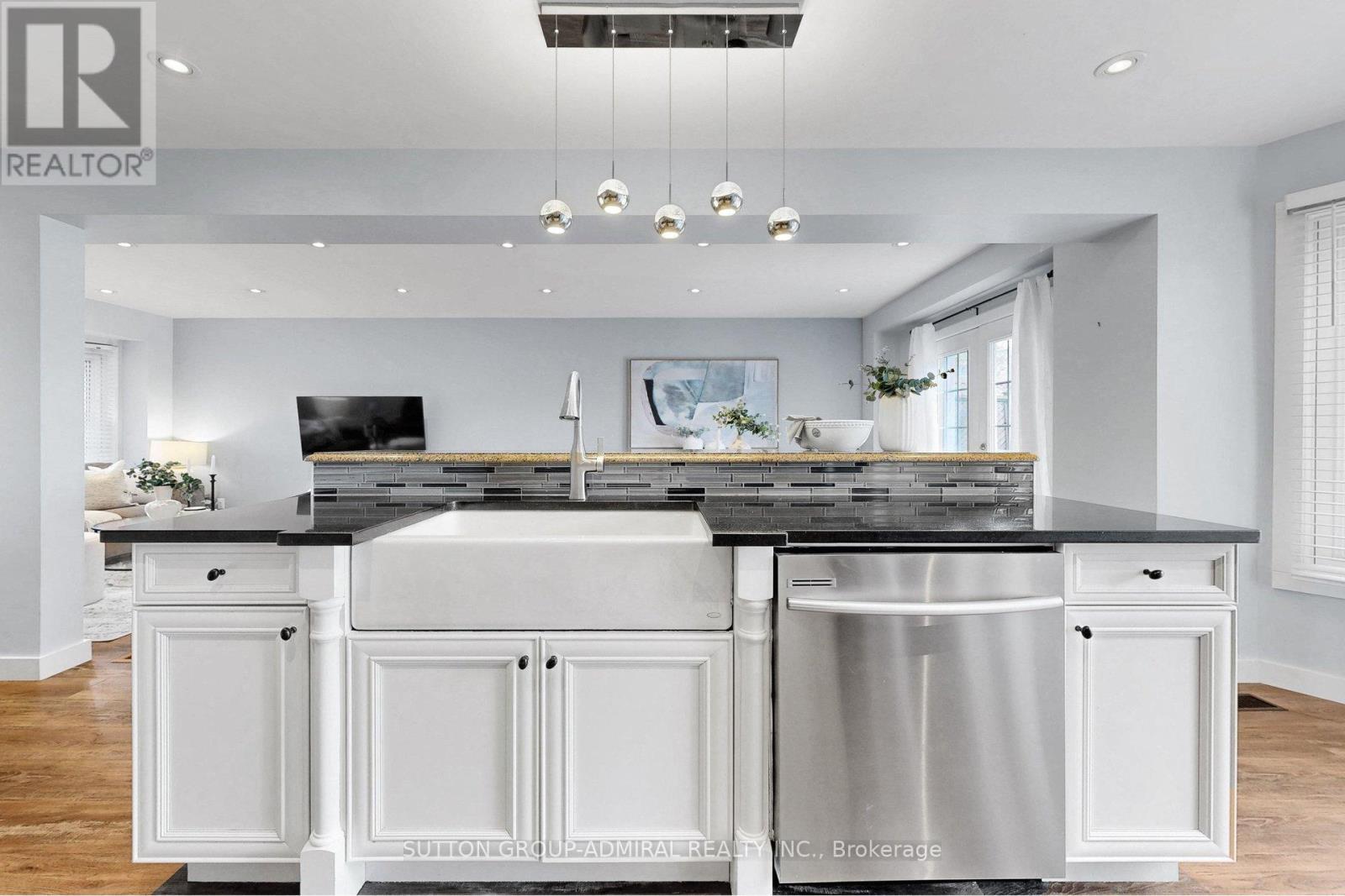 14 Windham Crescent, Clarington, ON - Indoor Photo Showing Kitchen