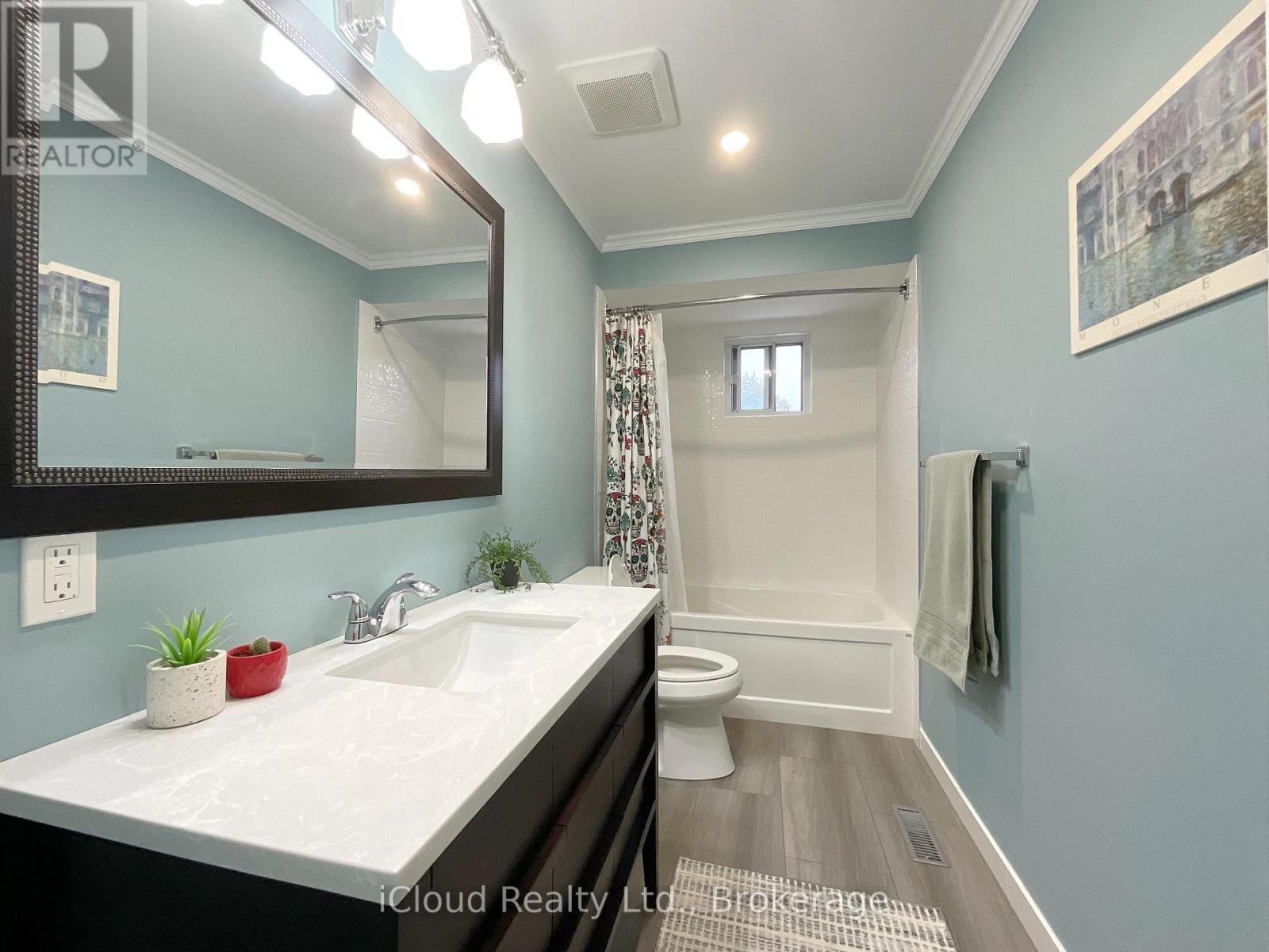 73 Wright Crescent, Caledon, ON - Indoor Photo Showing Bathroom