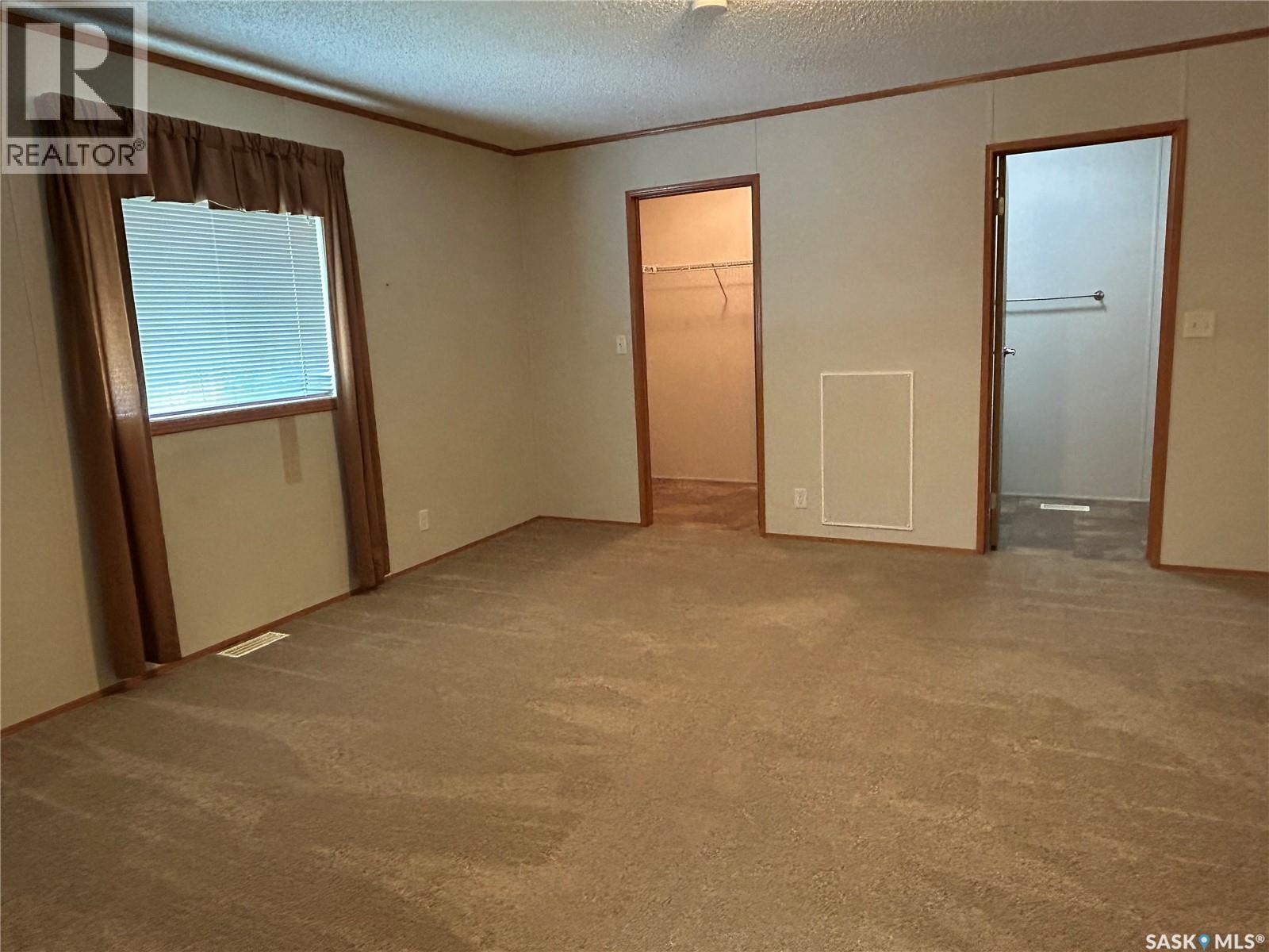 17 2004 Alice Road, Estevan, SK