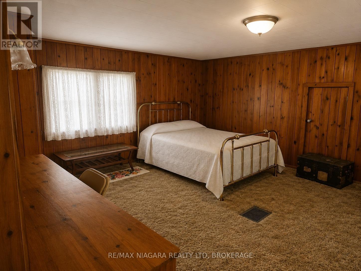 66 Radford Avenue, Fort Erie (Lakeshore), ON - Indoor Photo Showing Bedroom
