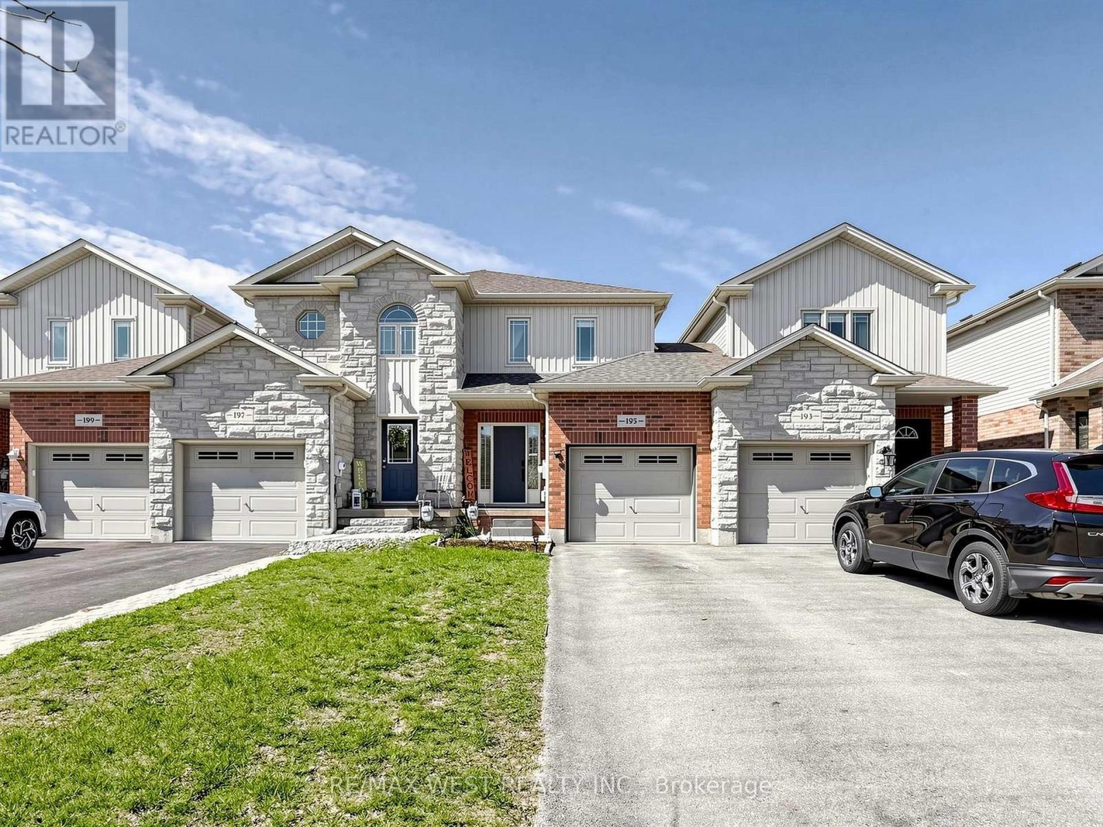 195 Banting Crescent, Essa, ON - Outdoor With Facade