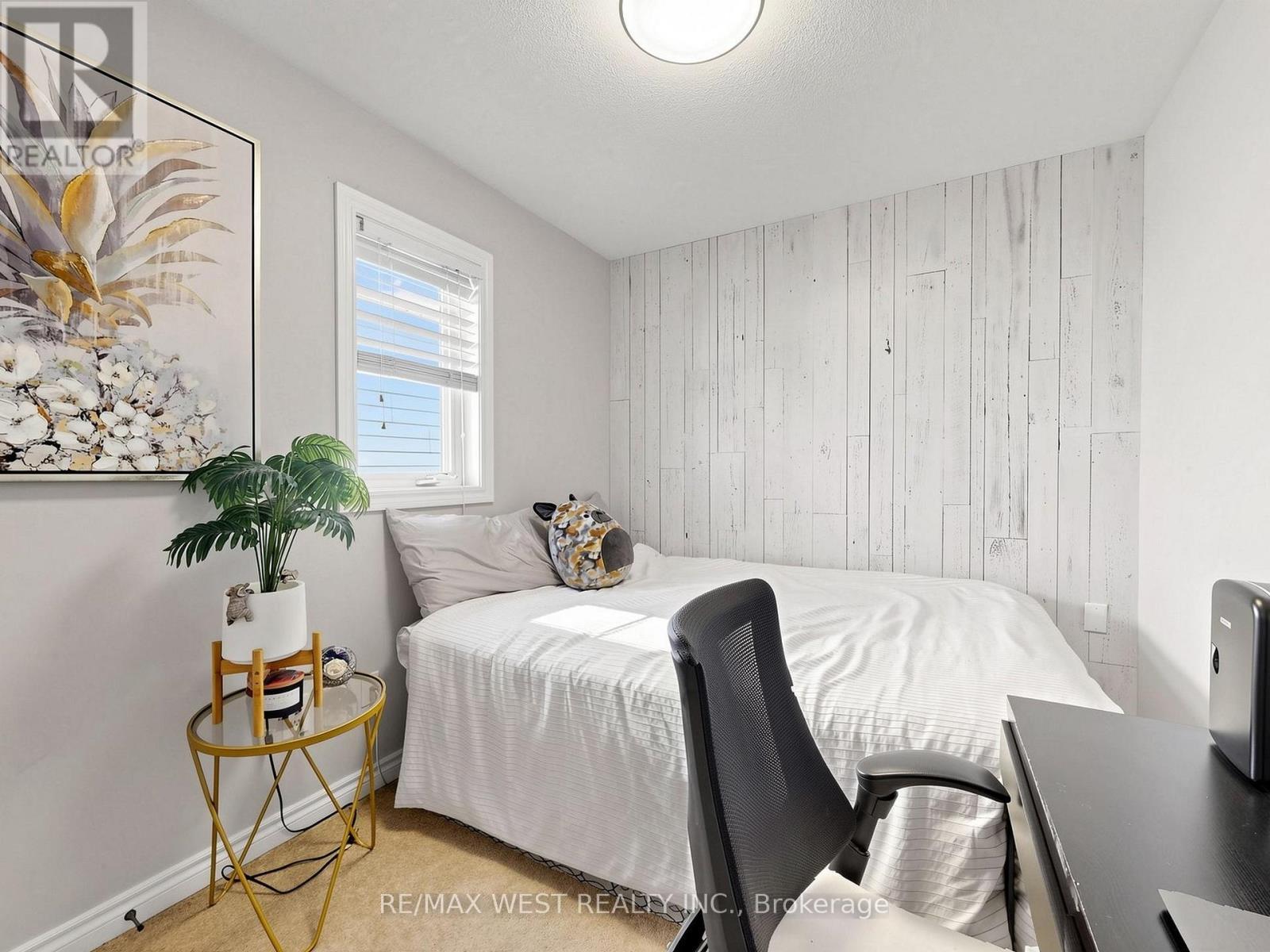 195 Banting Crescent, Essa, ON - Indoor Photo Showing Other Room