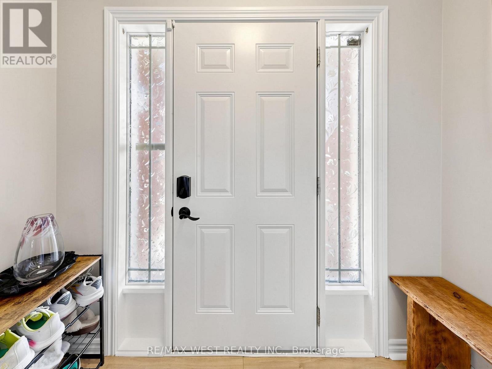 195 Banting Crescent, Essa, ON - Indoor Photo Showing Other Room