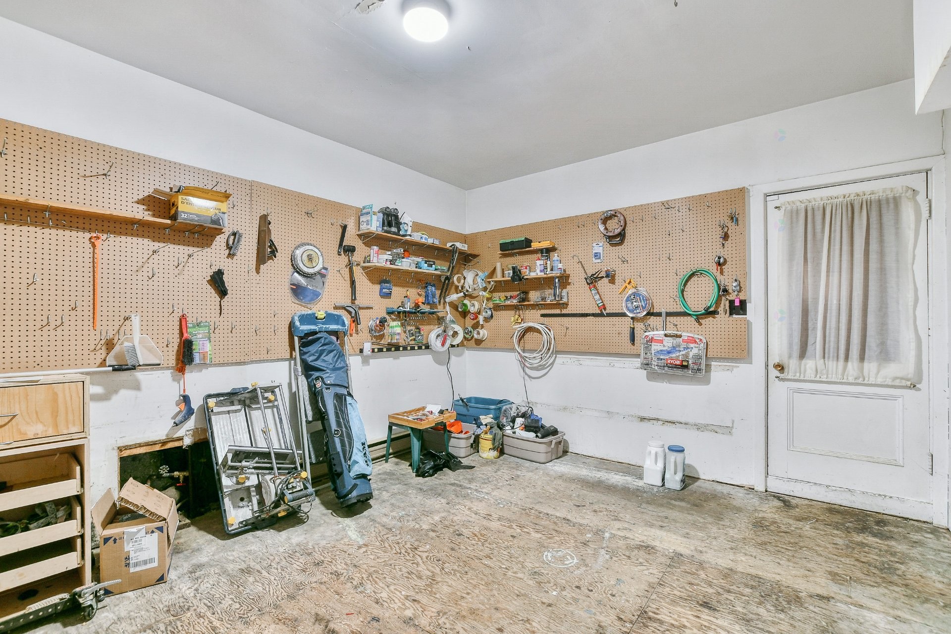 Workshop - 37 - 37A Av. Byette, Sainte-Agathe-Des-Monts, QC