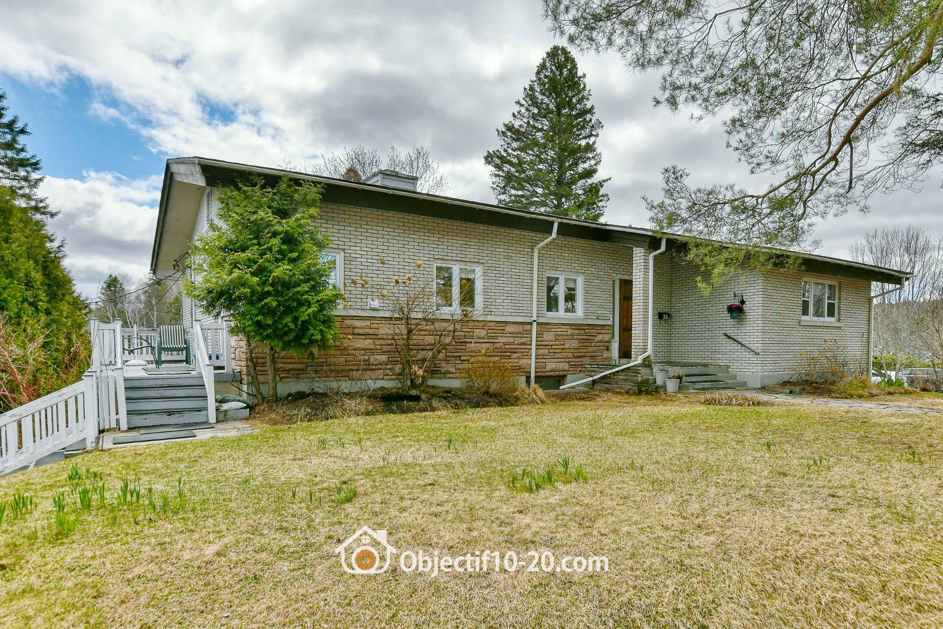 Front of Structure - 37 - 37A Av. Byette, Sainte-Agathe-Des-Monts, QC