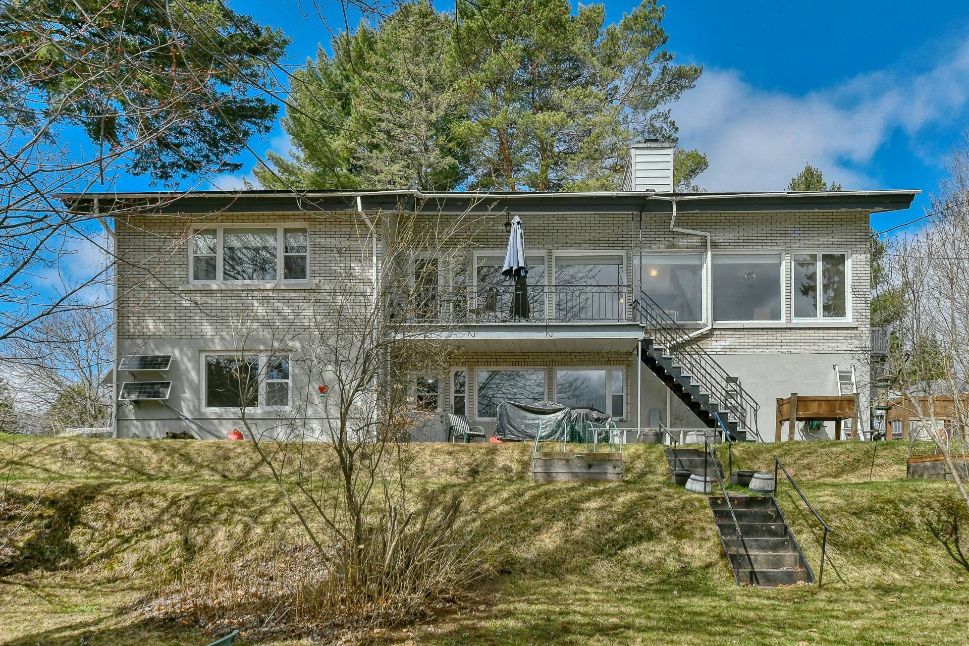 Back of Structure - 37 - 37A Av. Byette, Sainte-Agathe-Des-Monts, QC