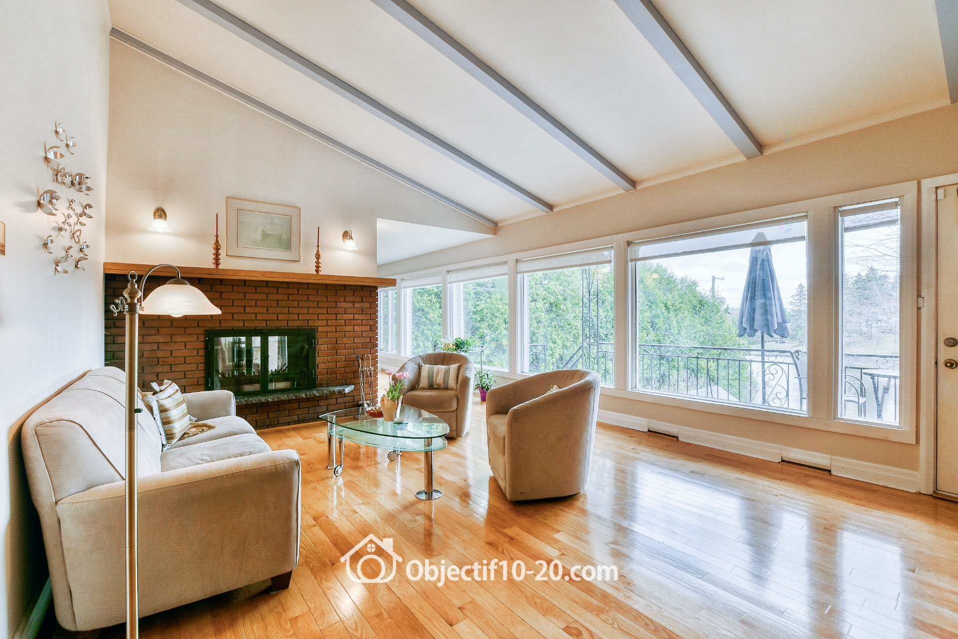 Living Room - 37 - 37A Av. Byette, Sainte-Agathe-Des-Monts, QC